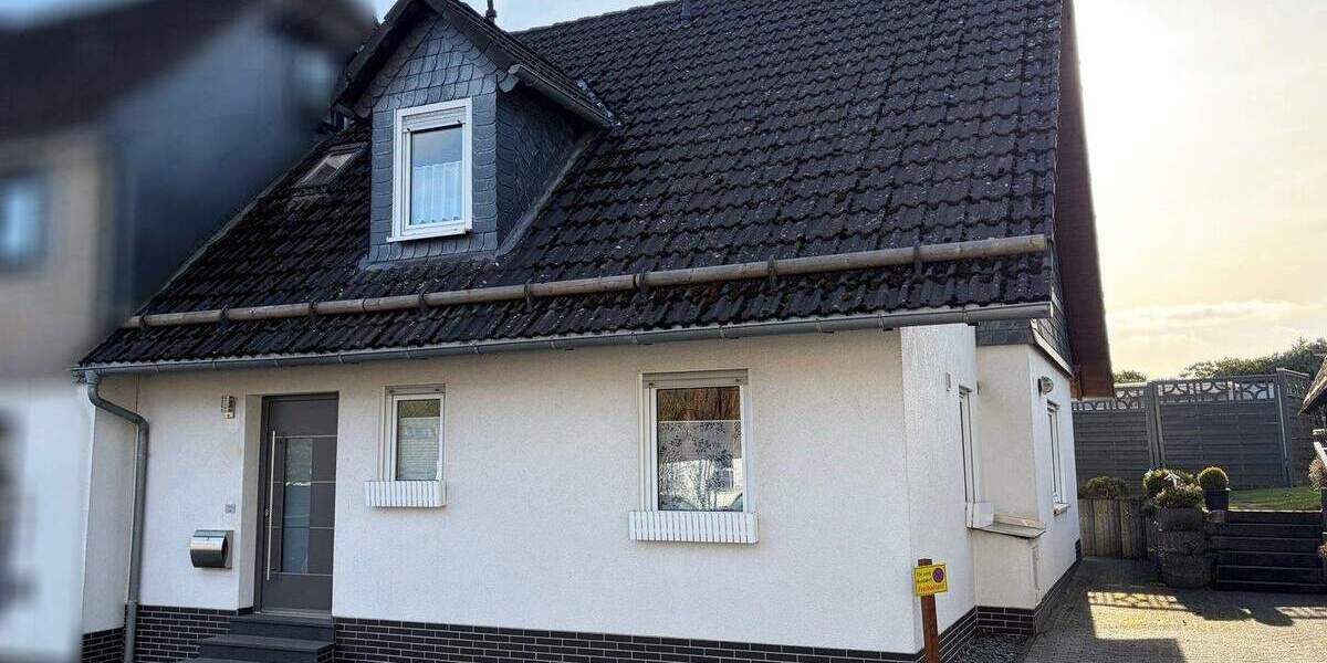 Reihenendhaus Bad Berleburg - 4 Zimmer, 102 m&sup2;, 215.000&euro; | Angebot:25667528