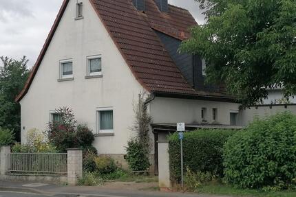 Haus Geroldshausen - 6 Zimmer, 94 m&sup2;, 900&euro; | Angebot:27611568