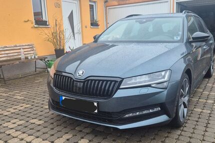Skoda Superb 89.000 km 30.990 &euro; Bobritzsch-Hilbersdorf 09627