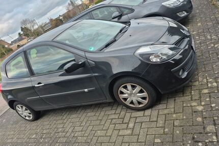 Renault Clio 110.000 km 3.750 &euro; Korschenbroich 41352