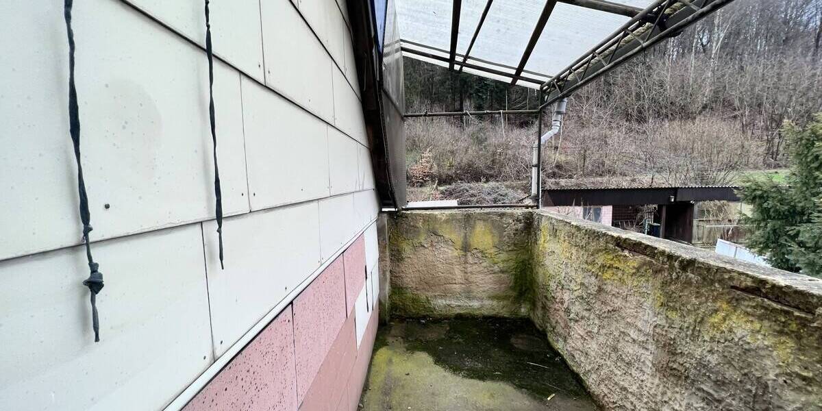 Mehrfamilienhaus, Wohnhaus Blieskastel / Niederwürzbach Niederwürzbach - 5 Zimmer, 100 m&sup2;, 69.000&euro; | Angebot:25984400