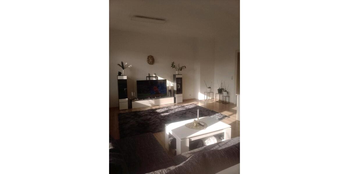 Etagenwohnung Mittweida - 3 Zimmer, 110 m&sup2;, 700&euro; | Angebot:25428579