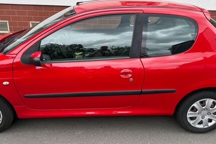Peugeot 206 87.000 km 3.000 &euro; Dreieich 63303