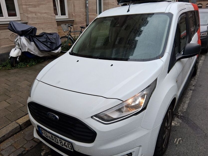 Ford Tourneo Connect 183.000 km 11.100 € Fürth 90762