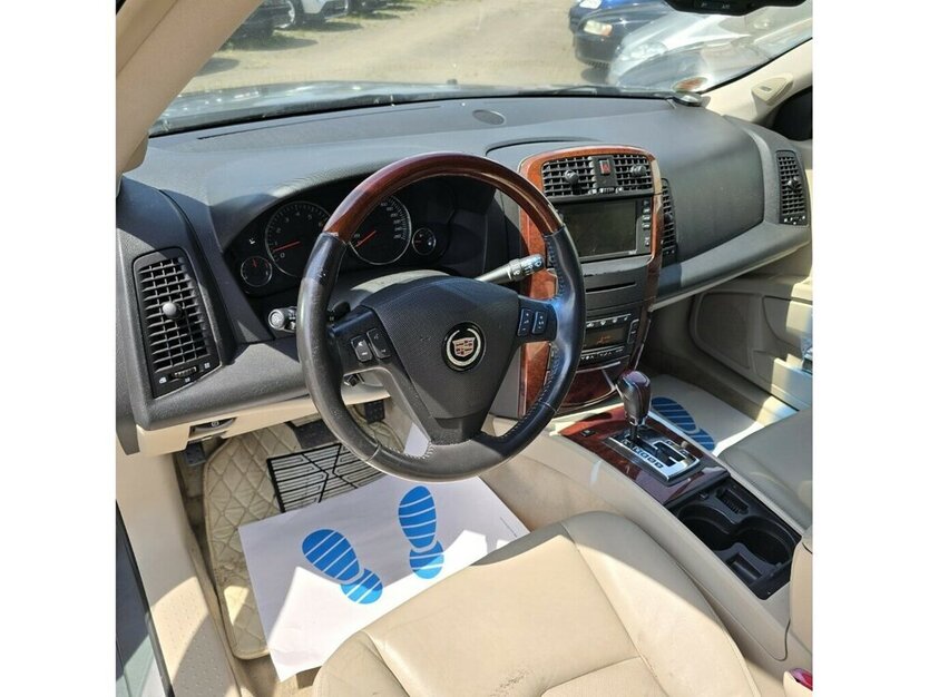 SRX 4X4 V8 Luxury PANO AT- NAVI XENON LEDER BEIGE