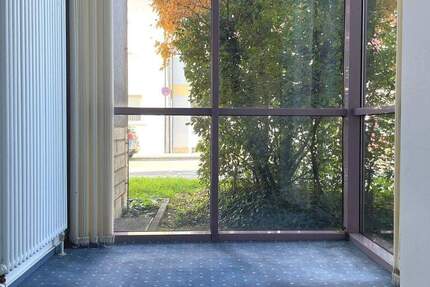 Gewerbe-Bürofläche im EG - Erlichstraße 8 zimmer