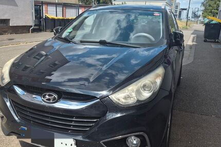 Hyundai ix35 183.000 km 5.900 &euro; Homburg 66424