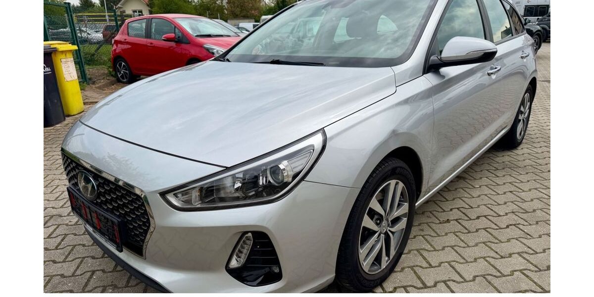 Hyundai i30 41.000 km 9.500 &euro; Zwenkau OT Löbschütz 04442