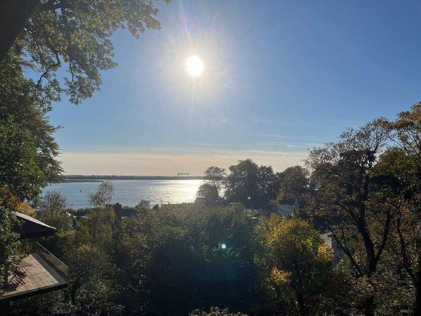 Traumhaftes Baugrundstück mit Elbblick und eigener Zufahrt!