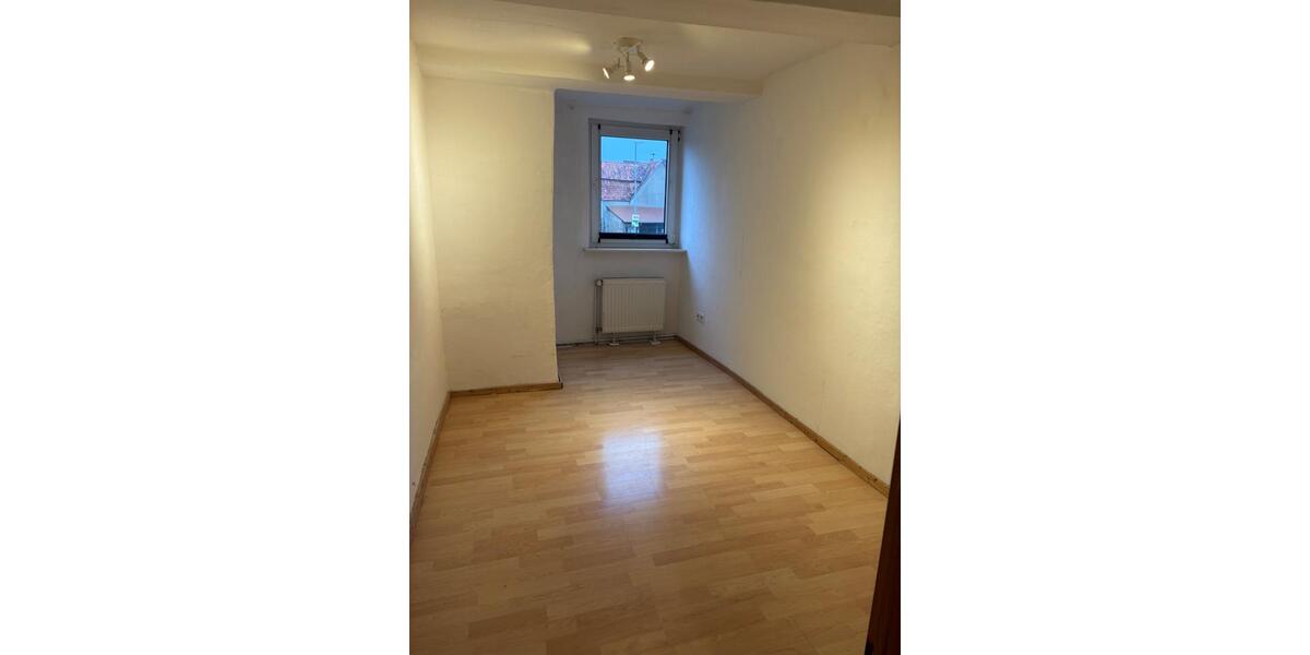 Etagenwohnung Bad Salzdetfurth - 4 Zimmer, 120 m&sup2;, 600&euro; | Angebot:26266239