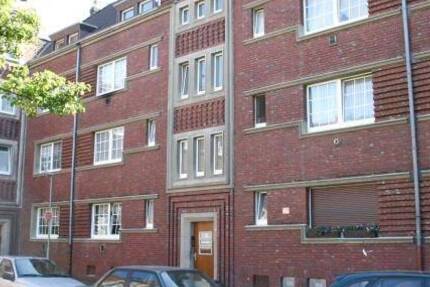 bezugsfertige Wohnung im III. OG mit Schräge