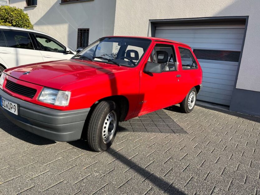 Opel Corsa 32.700 km 3.250 € Netphen 57250