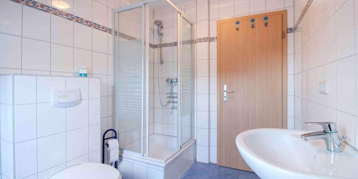 Moderner Bungalow mit ausgebautem Dachgeschoss und Weitblick bis zum Wasser in Sassnitz 6 zimmer