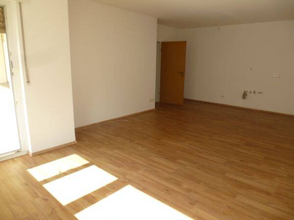 Schick renovierte SingleWohnung mit Balkon in Enger!