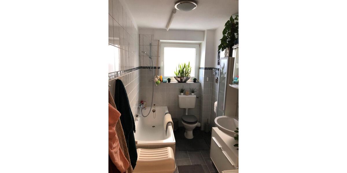 Erdgeschoßwohnung Remscheid Lüttringhausen - 2 Zimmer, 62 m&sup2;, 350&euro; | Angebot:24564613