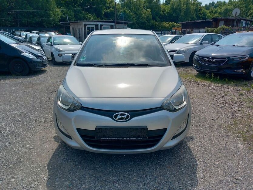 i20