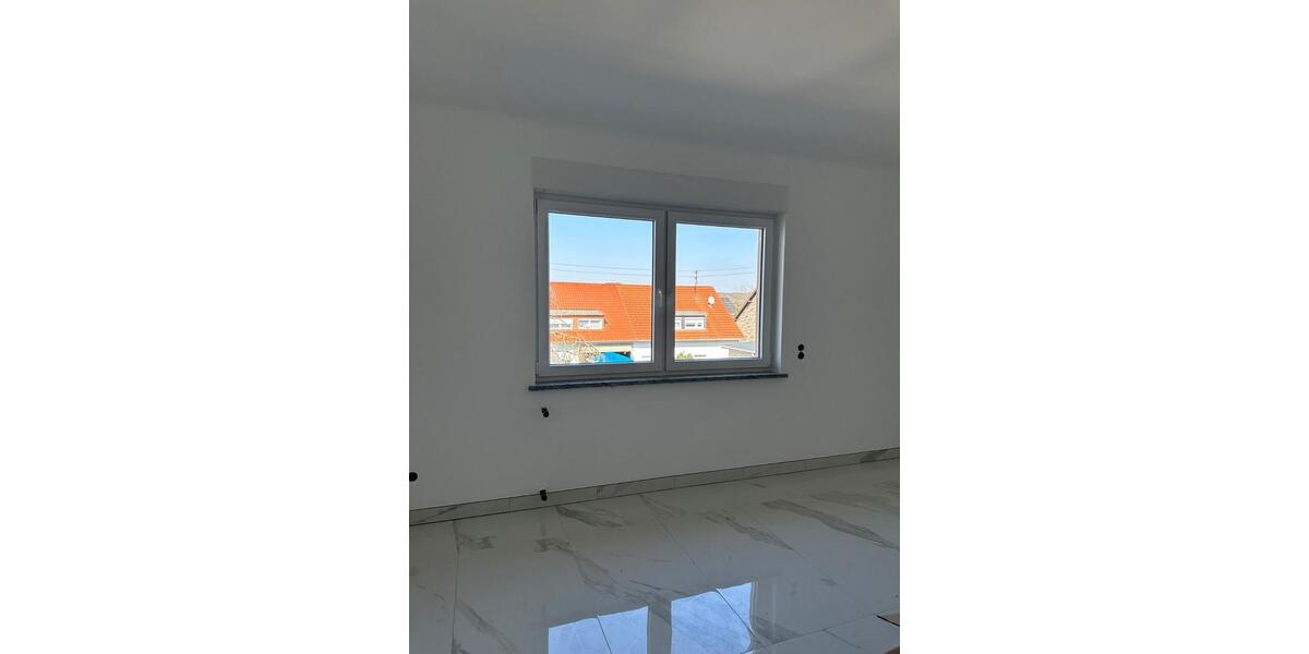 Obergeschosswohnung in Schwalbach zu Vermieten 5 zimmer