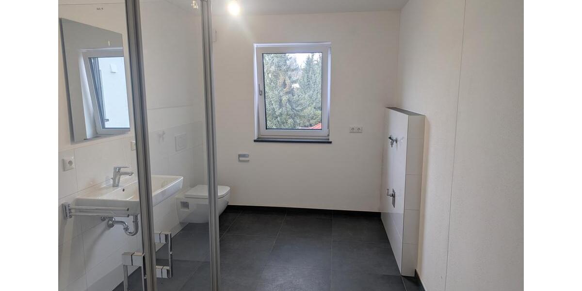 Etagenwohnung Straubing - 2 Zimmer, 79 m&sup2;, 950&euro; | Angebot:26134346