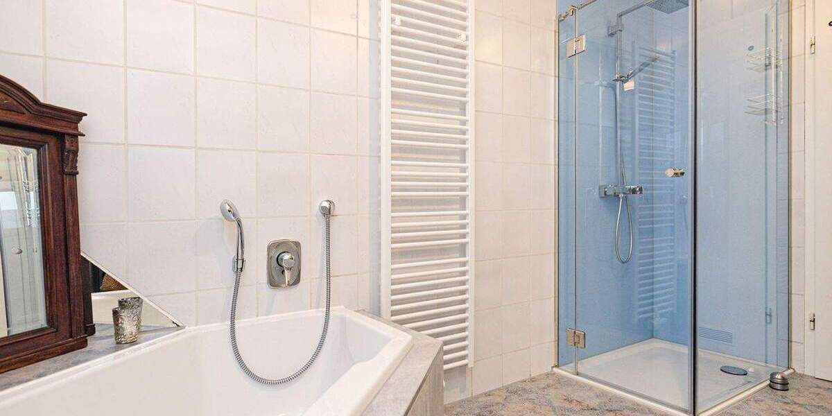 Großzügig, ruhig & voller Möglichkeiten - Ihr gepflegter Bungalow in Schloß Holte-Stukenbrock 4 zimmer