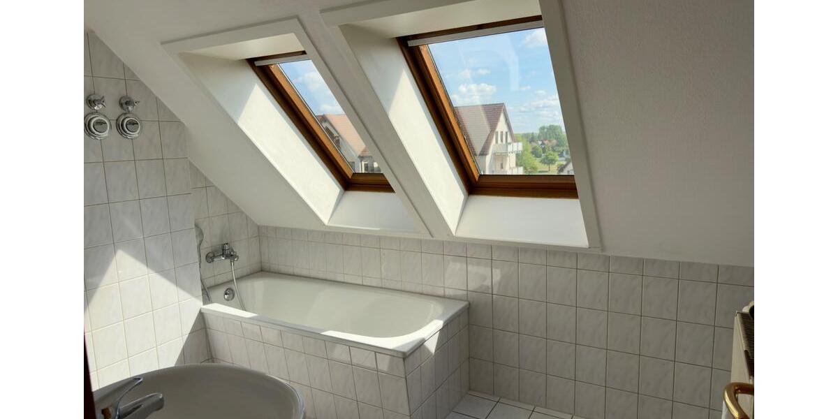 Dachgeschoßwohnung Leegebruch - 3 Zimmer, 94 m&sup2;, 1.100&euro; | Angebot:26647996