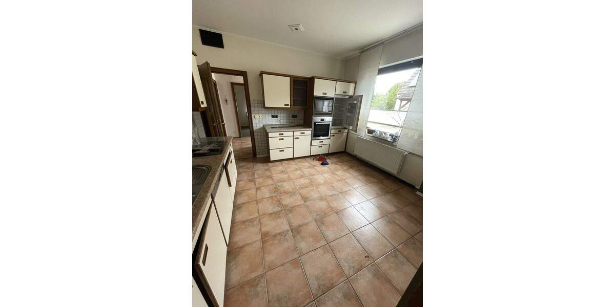 Selbst bewohnen oder vermieten: Zweifamilienhaus in ruhiger Siedlungslage 9 zimmer