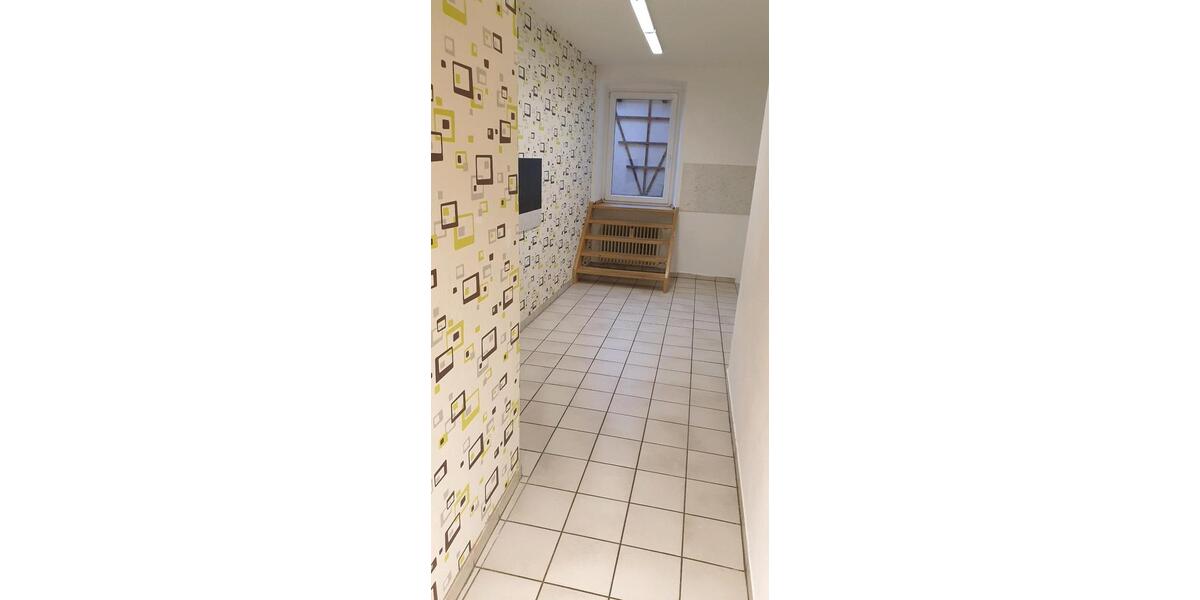 3 Zimmer Wohnung, Küche, Bad und Dachterrasse in 97653 Bisch 3 zimmer
