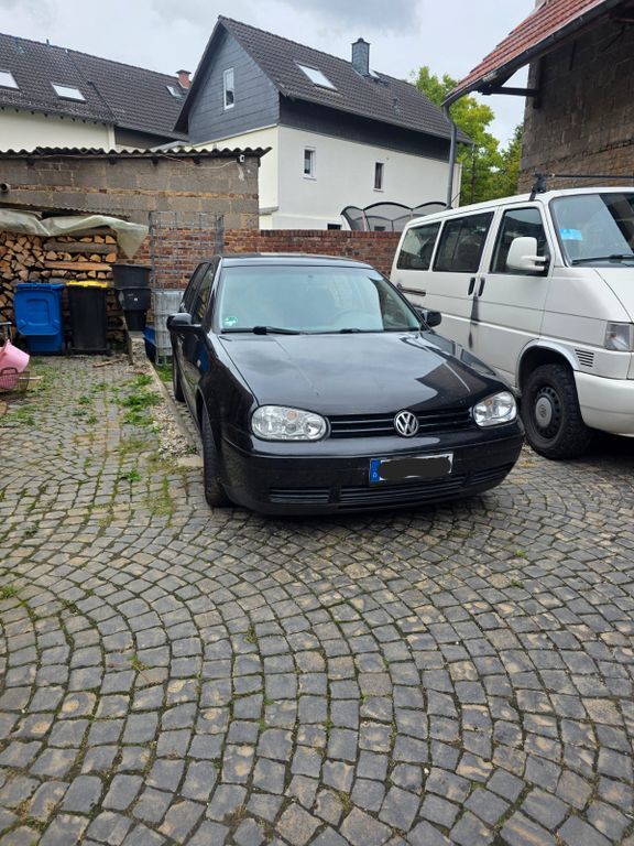 VW Golf 254.736 km 750 € Brechen 65611