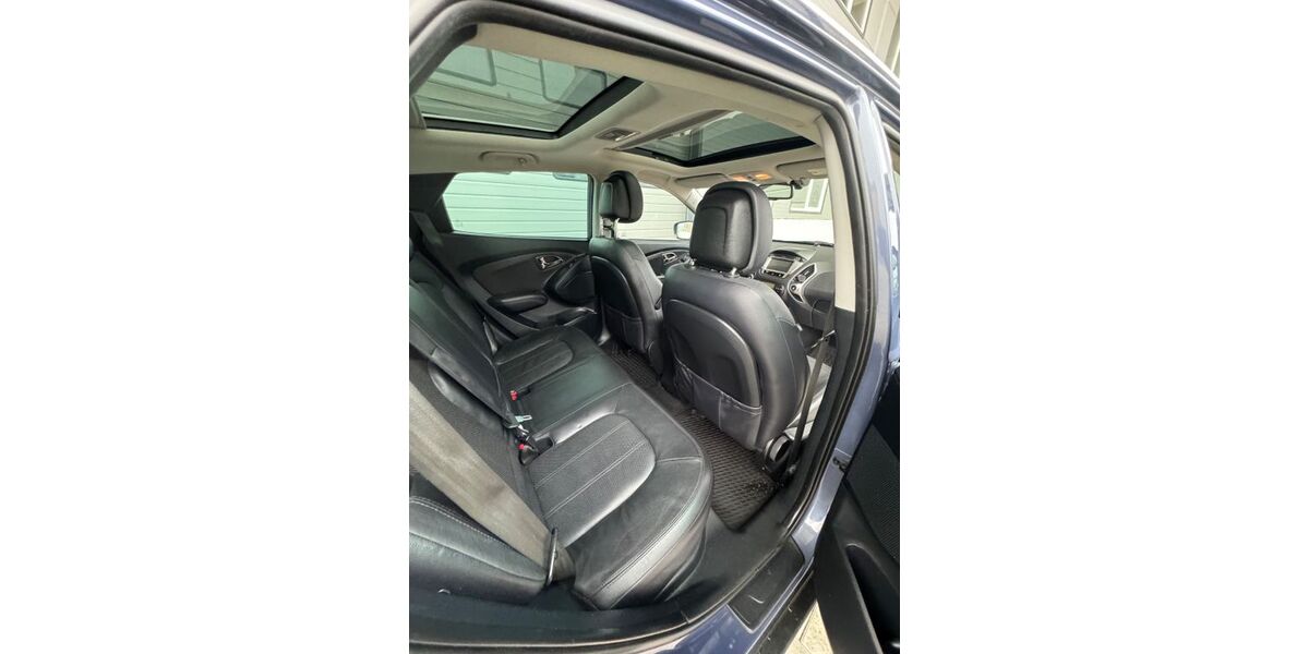 Hyundai ix35 160.988 km 8.100 &euro; Offenburg 77654