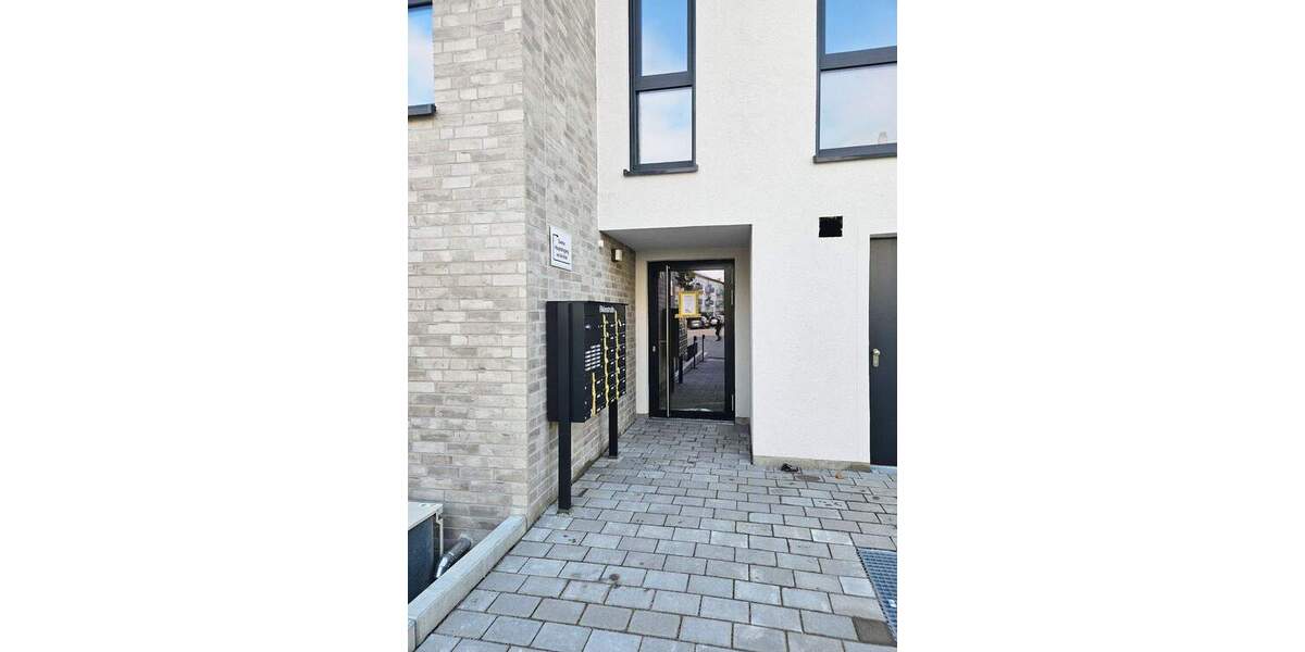 Etagenwohnung Stuttgart Untertürkheim - 5 Zimmer, 120 m&sup2;, 1.990&euro; | Angebot:25727984