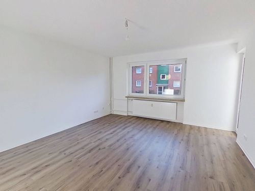 Perfekt für eine kleine Familie: Große 3-Zimmer-Wohnung mit BALKON 3 zimmer
