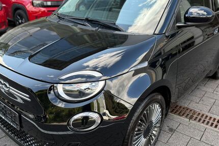 Fiat 500e 30.649 km 18.900 € Tübingen 72072