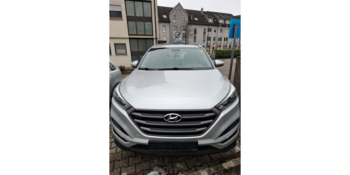 Hyundai TUCSON 70.130 km 14.800 &euro; Lahr 77933
