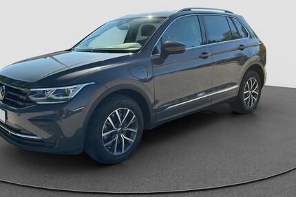 VW Tiguan 49.490 km 26.350 &euro; Manching 85077
