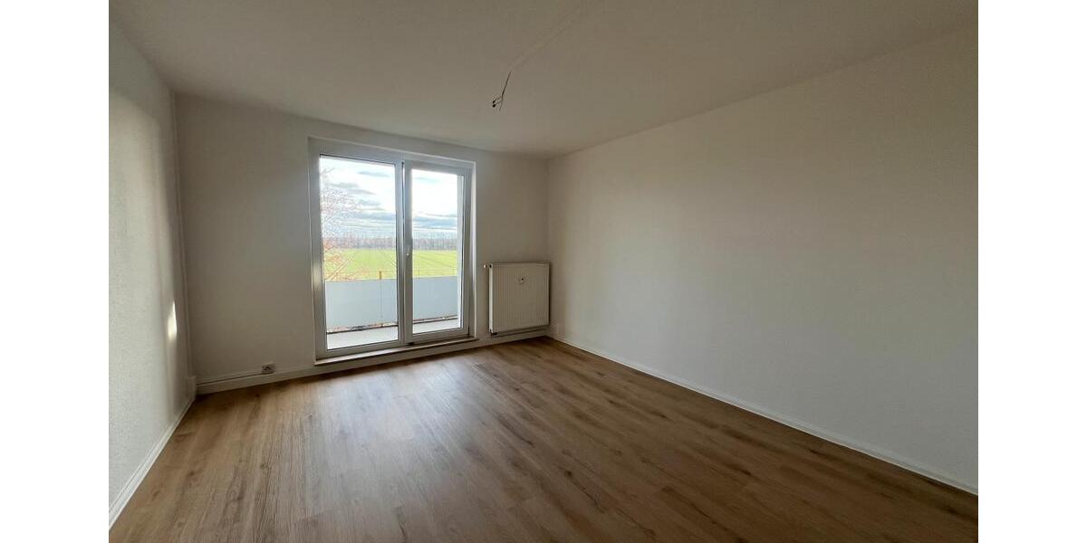 Etagenwohnung Riesa - 3 Zimmer, 61 m&sup2;, 450&euro; | Angebot:24987014