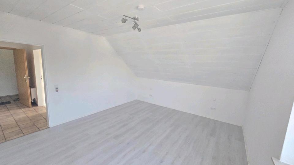 Dachgeschoßwohnung Geilenkirchen - 2 Zimmer, 50 m&sup2;, 500&euro; | Angebot:26399865