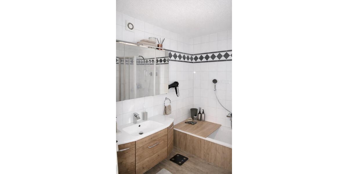 Etagenwohnung Büchlberg - 3.5 Zimmer, 116 m&sup2;, 1.270&euro; | Angebot:26222518