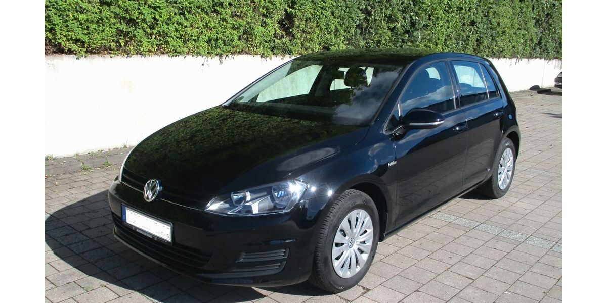 VW Golf 61.000 km 10.549 &euro; Cham 93413