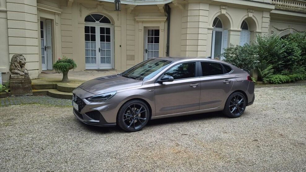 i30