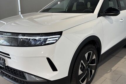 Opel Grandland (X) 2.220 km 29.990 € Wilhelmshaven 26389