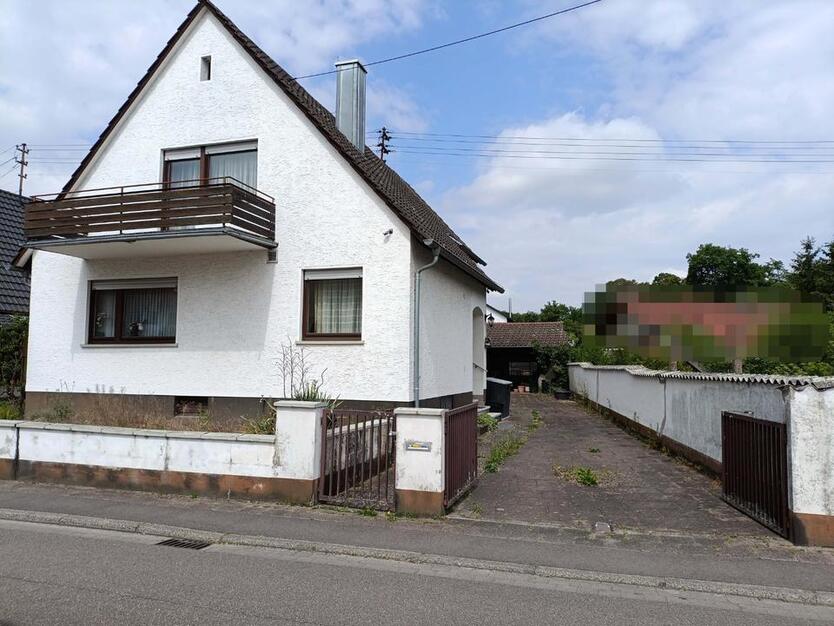 Einfamilienhaus in guter Wohnlage für Familien u. Gartenliebhaber