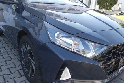 Hyundai i20 61.401 km 14.999 &euro; Mainz 55120