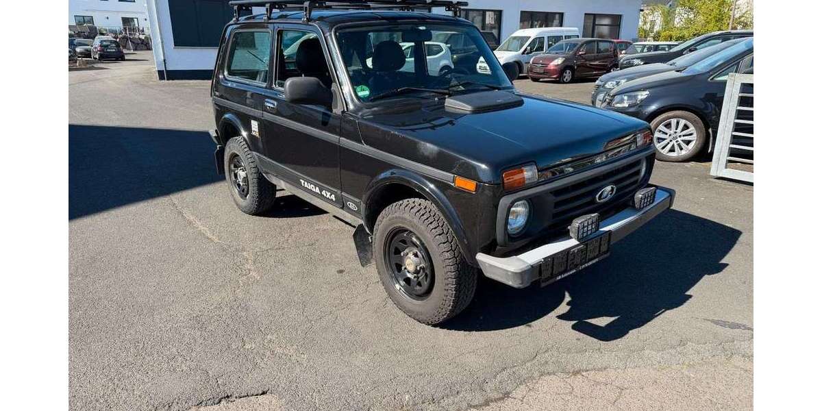 Lada Niva 66.000 km 9.990 &euro; Girod bei Montabaur 56412