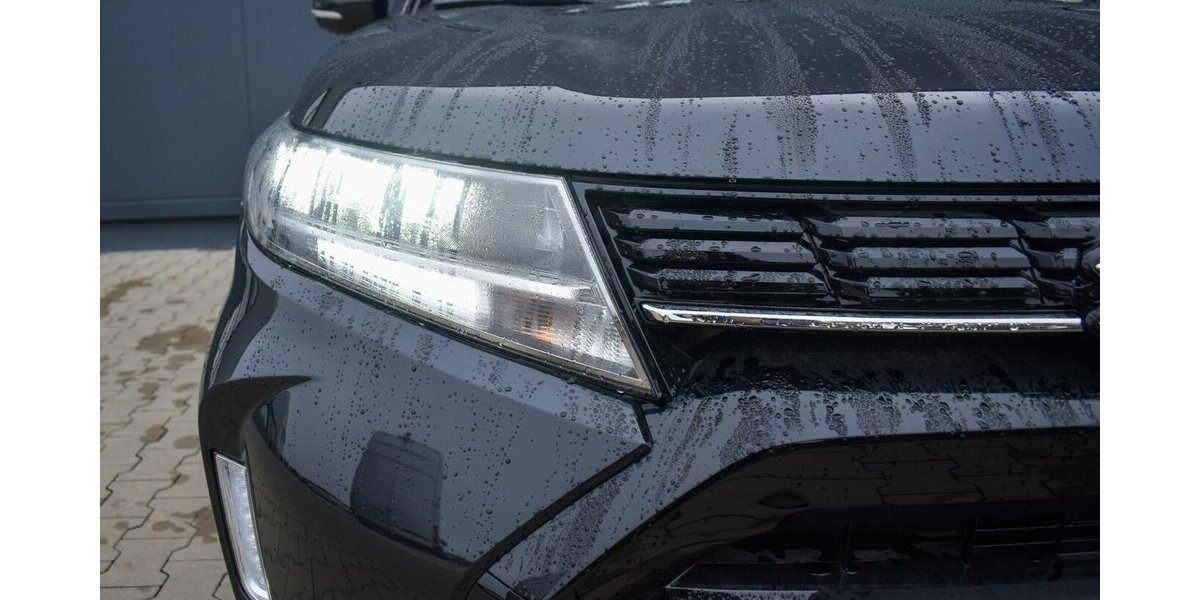 Suzuki Vitara Comfort+ 1.5l Hybrid AGS Allgrip 2.390 km 25.900 &euro; Höchberg-Würzburg 97204