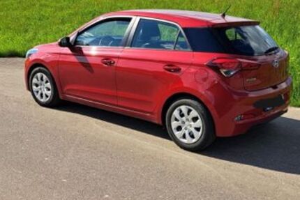 Hyundai i20 99.102 km 8.700 &euro; Oberndorf 78727