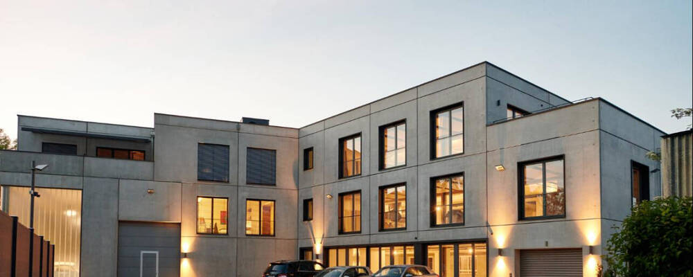 BüroZimmer mit 2-4 Arbeitsplätzen in einzigartigem Büro-Loft - All-in-Miete