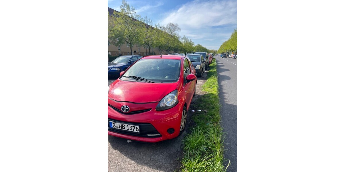 Toyota Aygo 141.146 km 3.300 &euro; Berlin 10178