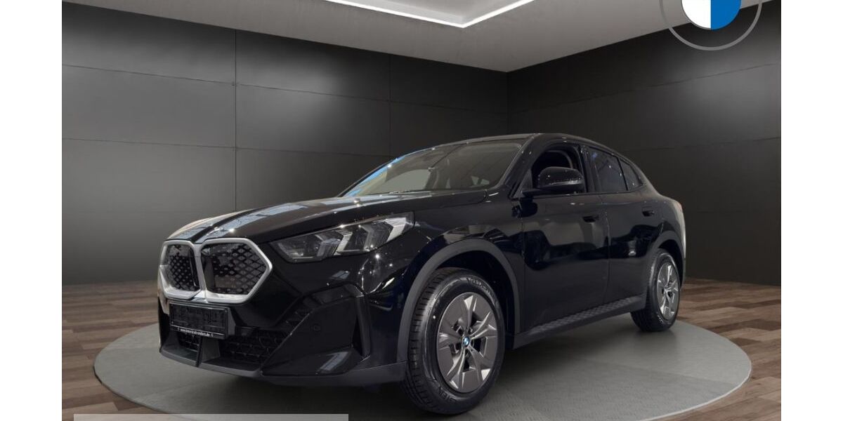 BMW iX2 3.000 km 52.690 &euro; Bad Hersfeld 36251