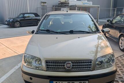 Fiat Punto 129.000 km 2.700 &euro; Regensburg 93047