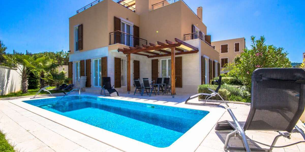 Einfamilienhaus Brac - 4 Zimmer, 229 m&sup2;, 800.000&euro; | Angebot:12622257