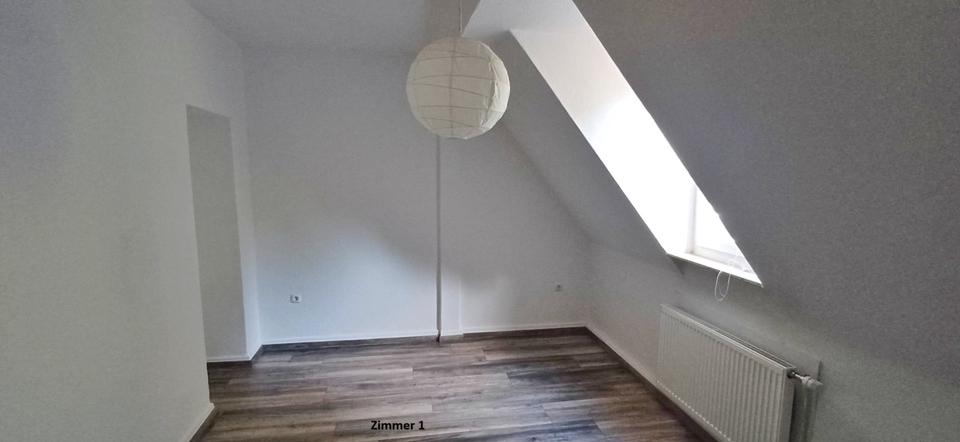 Dachgeschoßwohnung Bochum Wiemelhausen - 2.5 Zimmer, 44 m&sup2;, 462&euro; | Angebot:24890861
